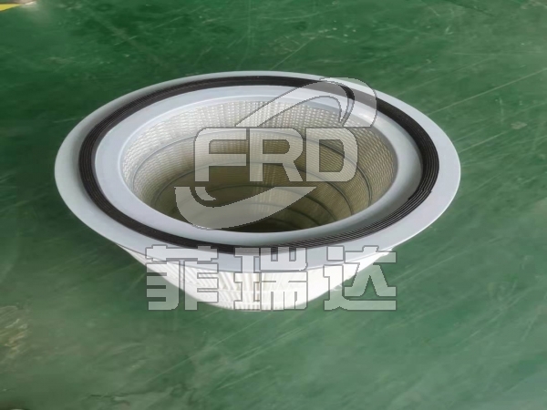 濾筒是由一定長度挺括的濾料折疊成褶